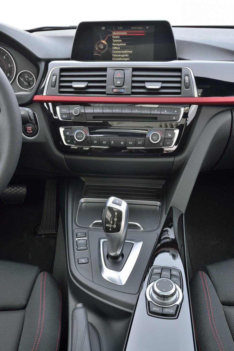  BMW 320d Touring EfficientDynamics Edition Sport Line 2015 года  (фото 9 из 28)